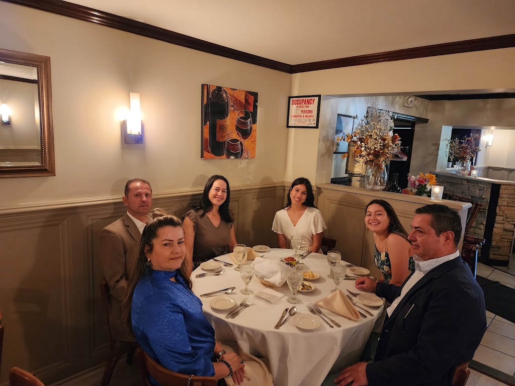 Casa Rina of Thornwood | 886 Commerce St, Thornwood, NY 10594, USA | Phone: (914) 769-4515