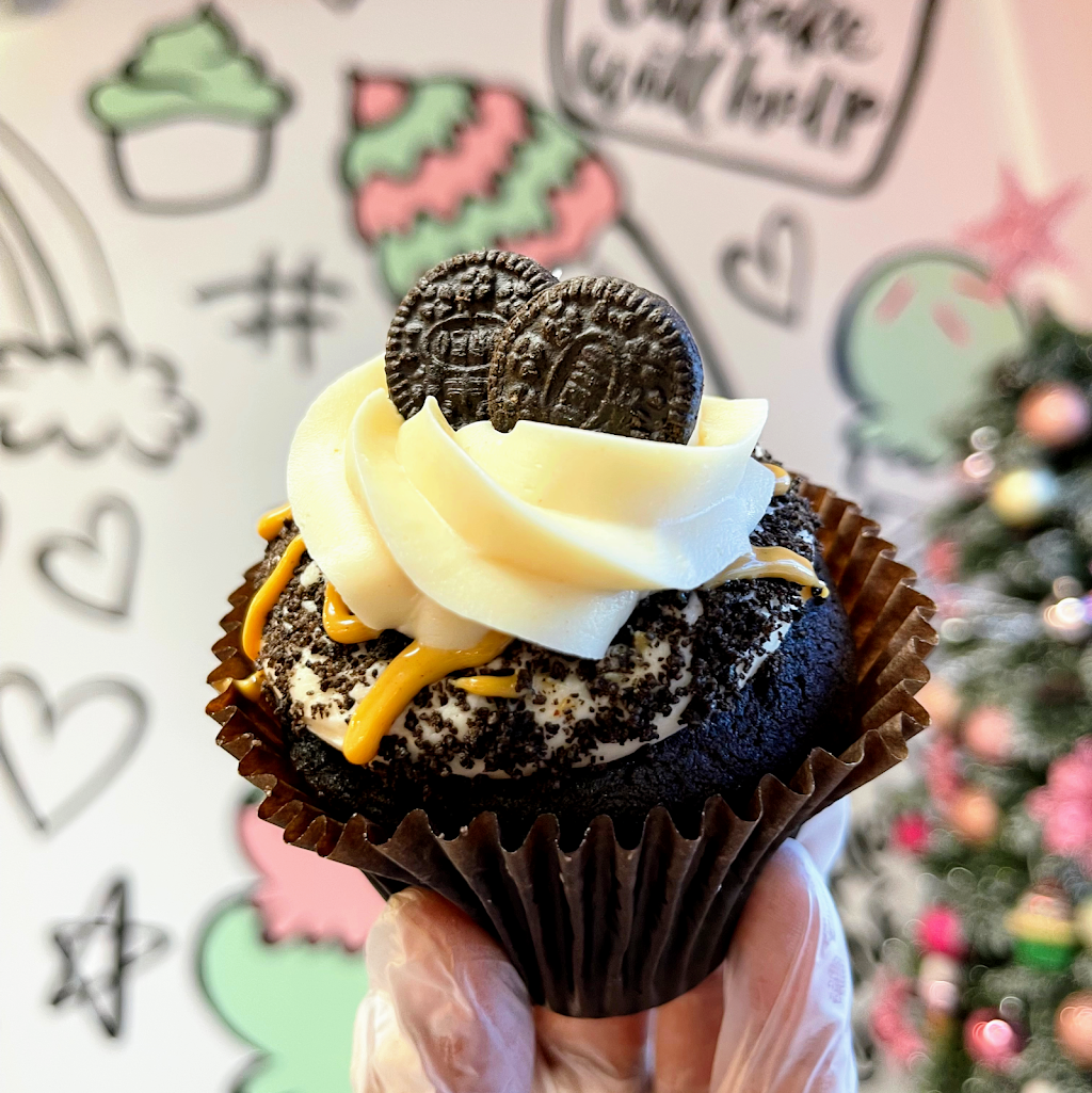 SmallCakes Cupcakery and Creamery | 9650 Universal Blvd #113, Orlando, FL 32819, USA | Phone: (407) 271-8697