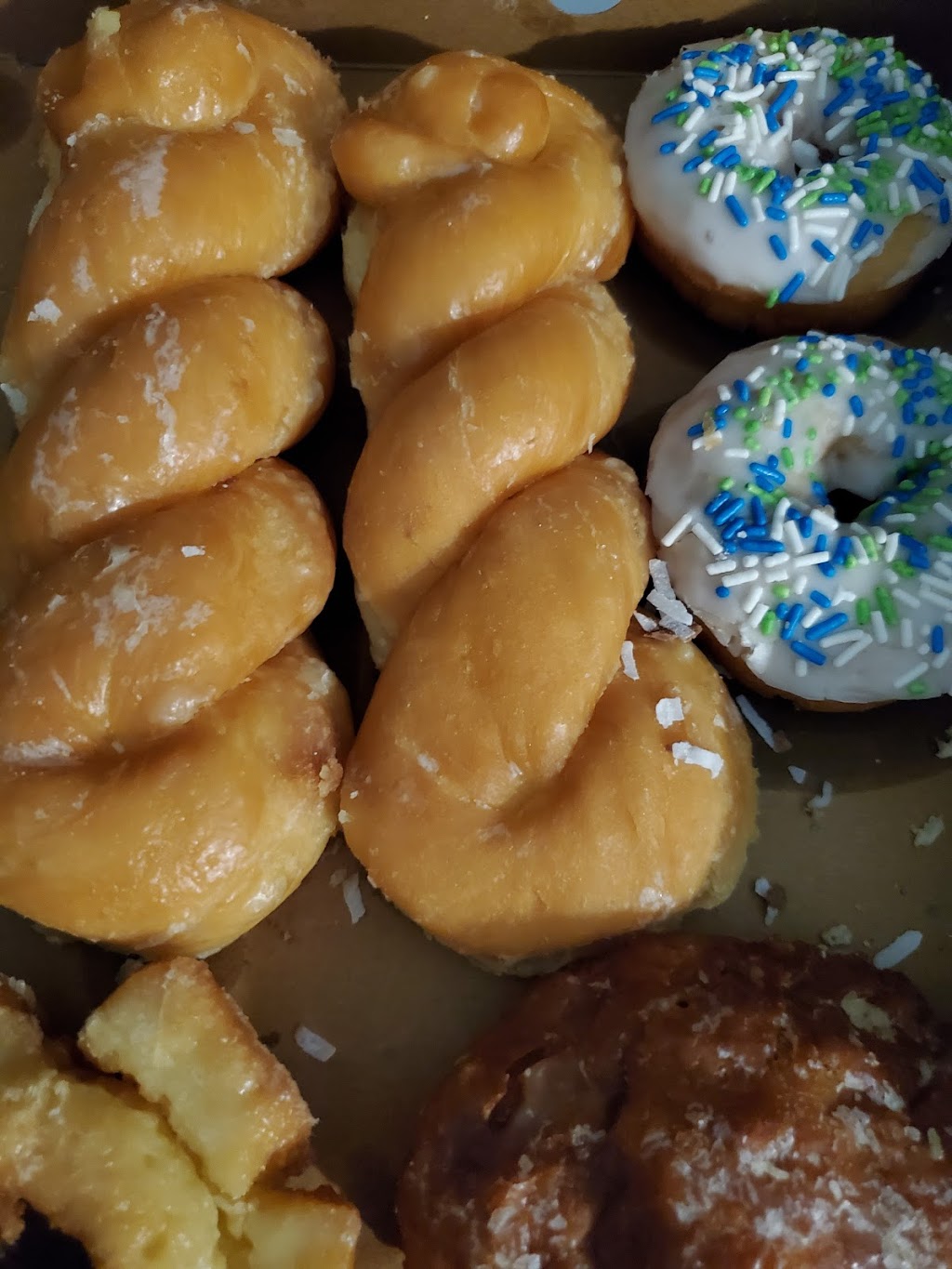 Franks Donuts & Muffins | 14117 Pacific Ave S, Tacoma, WA 98444, USA | Phone: (253) 535-4699