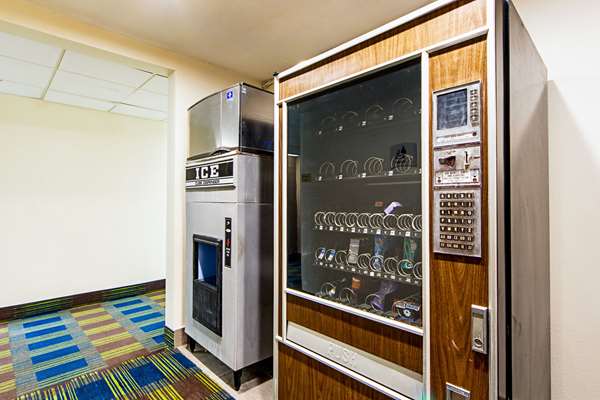 Quality Inn Greenville I-30 | 1209 I-30, Greenville, TX 75402, USA | Phone: (903) 455-7700