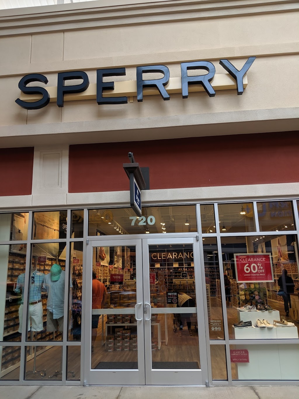 SPERRY OUTLET | 4000 Arrowhead Blvd #720, Mebane, NC 27302, USA | Phone: (984) 203-3101