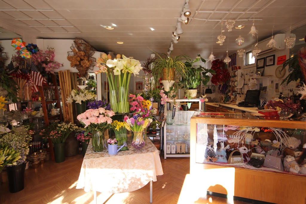 Dave Eng Flowers | 136 Derby St, Salem, MA 01970, USA | Phone: (978) 745-0035