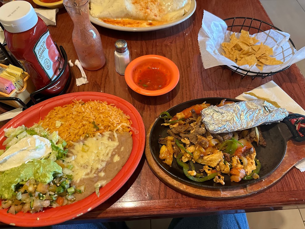 El Mezón Authentic Mexican Restaurant | 2175 W Terra Ln, OFallon, MO 63366, USA | Phone: (636) 294-4411