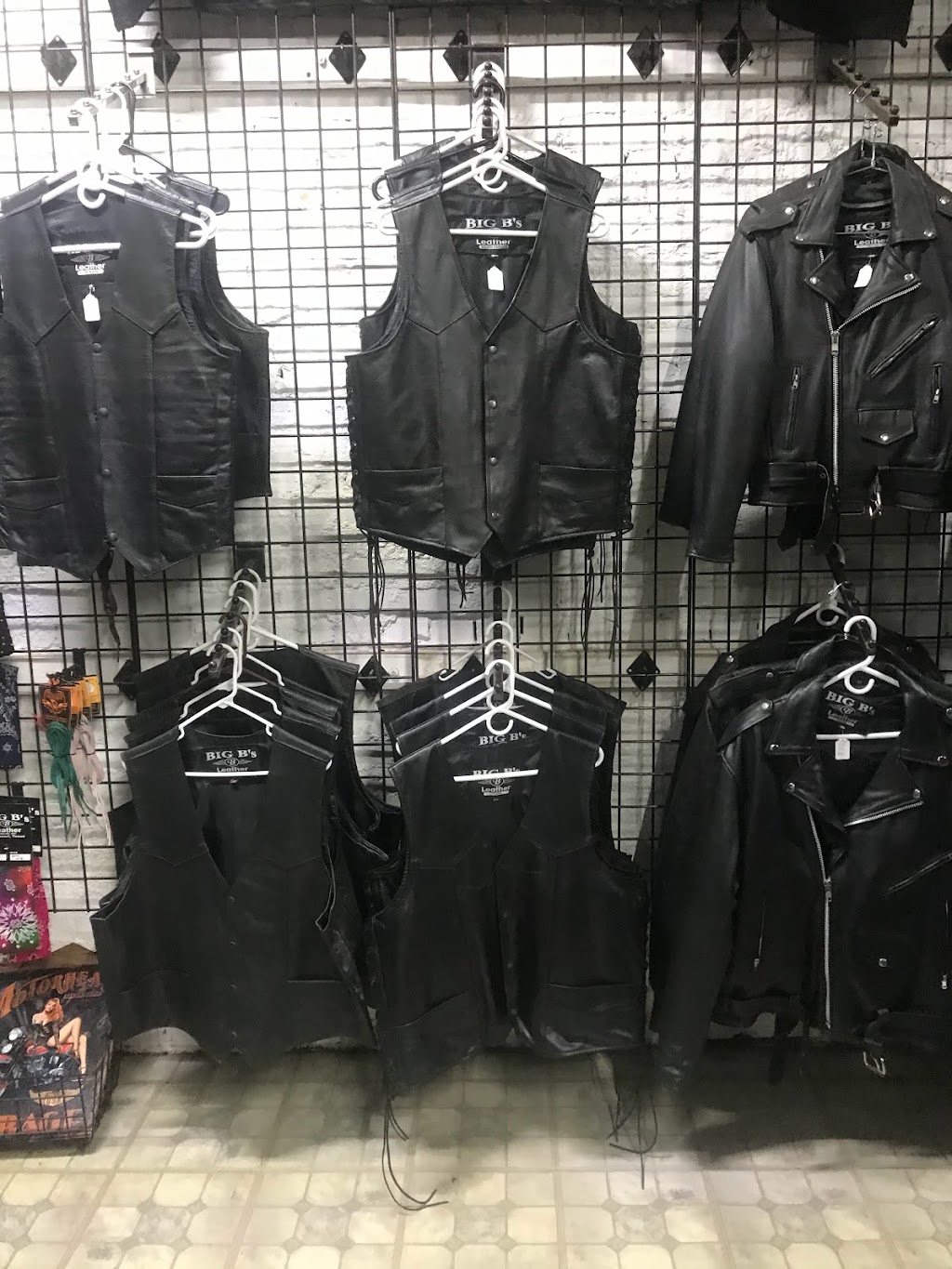 Big Bs Leather | 213 South Main Street / Box357, Maypearl, TX 76064, USA | Phone: (972) 435-2323