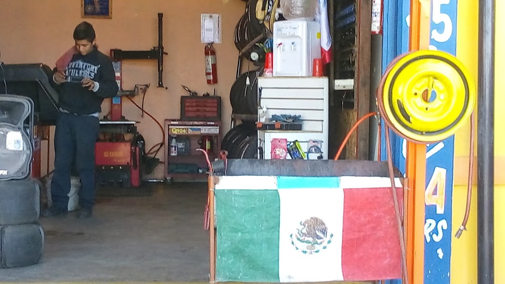 Llantera Xtreme Tires. | Popotla, Rosarito, 22710 Rosarito, B.C., Mexico | Phone: 664 232 4585