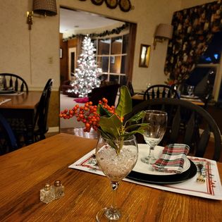 Brookside Mountain Mist Inn | 142 Country Club Dr, Waynesville, NC 28786, United States | Phone: (828) 452-6880