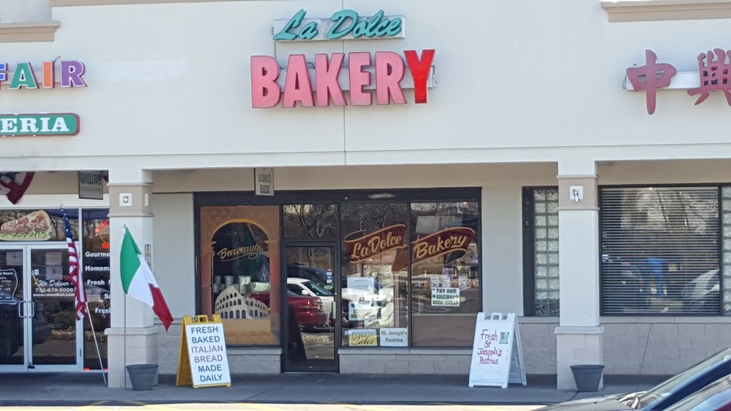 La Dolce Bakery | 3141 US-9, Old Bridge, NJ 08857, USA | Phone: (732) 679-5123