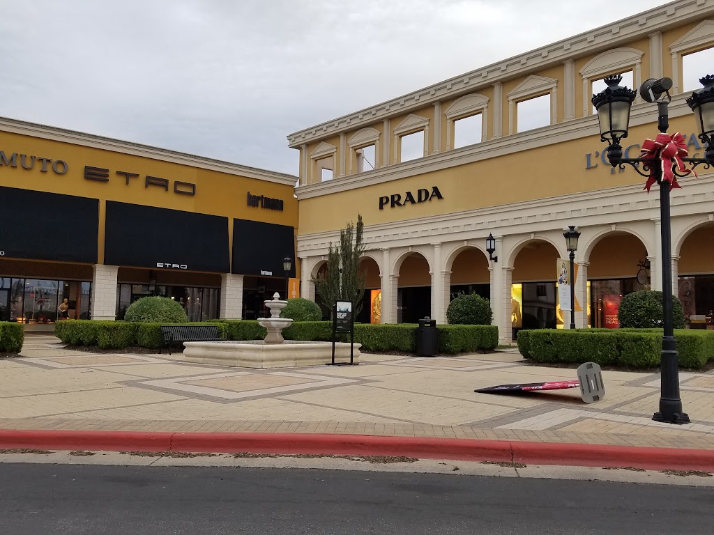 Prada San Marcos | 3939 IH 35 S Suite 1000, San Marcos, TX 78666, USA | Phone: (512) 393-2980