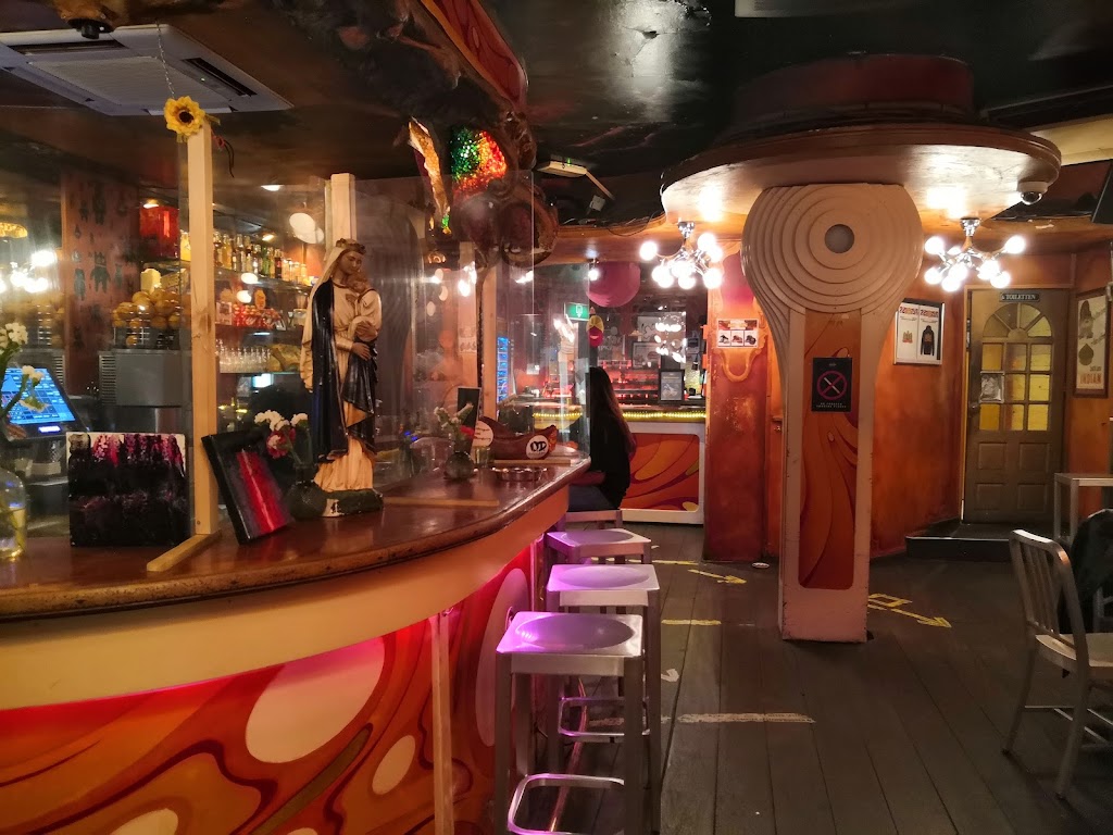 Original Dampkring Coffeeshop | Handboogstraat 29, 1012 XM Amsterdam, Netherlands | Phone: 020 638 0705