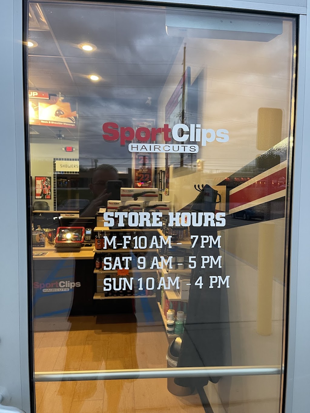 Sport Clips Haircuts of Canfield - Boardman Canfield Rd. | 4536 Boardman-Canfield Rd, Canfield, OH 44406, USA | Phone: (330) 330-8903