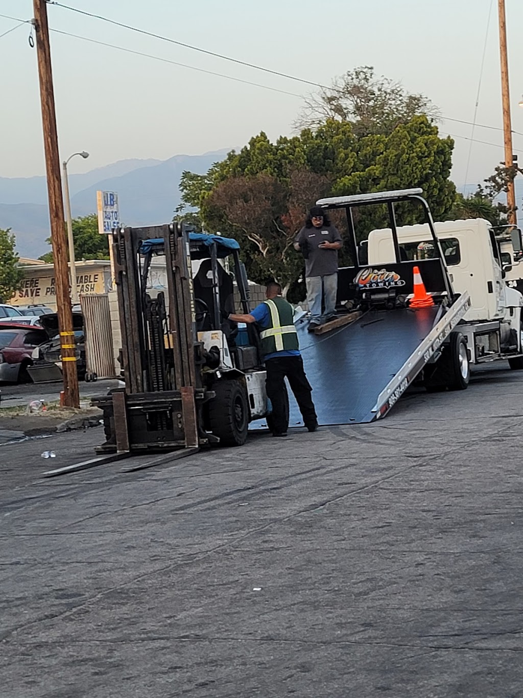 City Towing | 530 W 10th St, San Bernardino, CA 92410, USA | Phone: (909) 381-4418