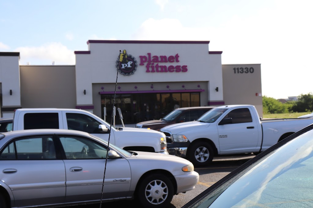 Planet Fitness | 11330 Leopard St, Corpus Christi, TX 78410, USA | Phone: (361) 844-7360