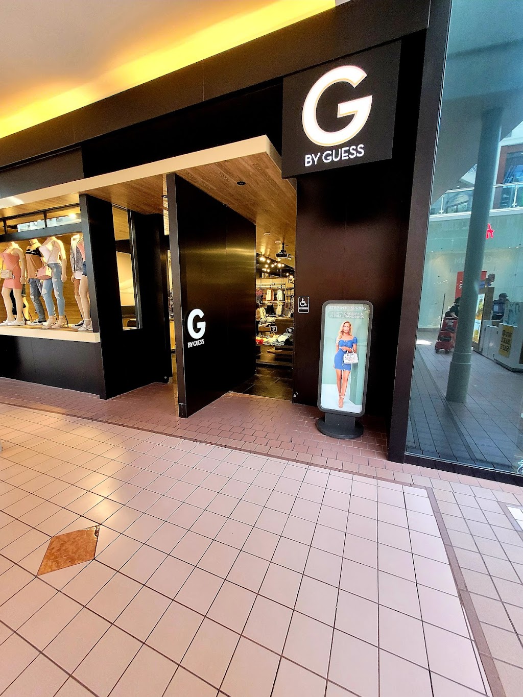 G by GUESS | 2800 N Main St Suite 228, Santa Ana, CA 92705, USA | Phone: (714) 953-2655