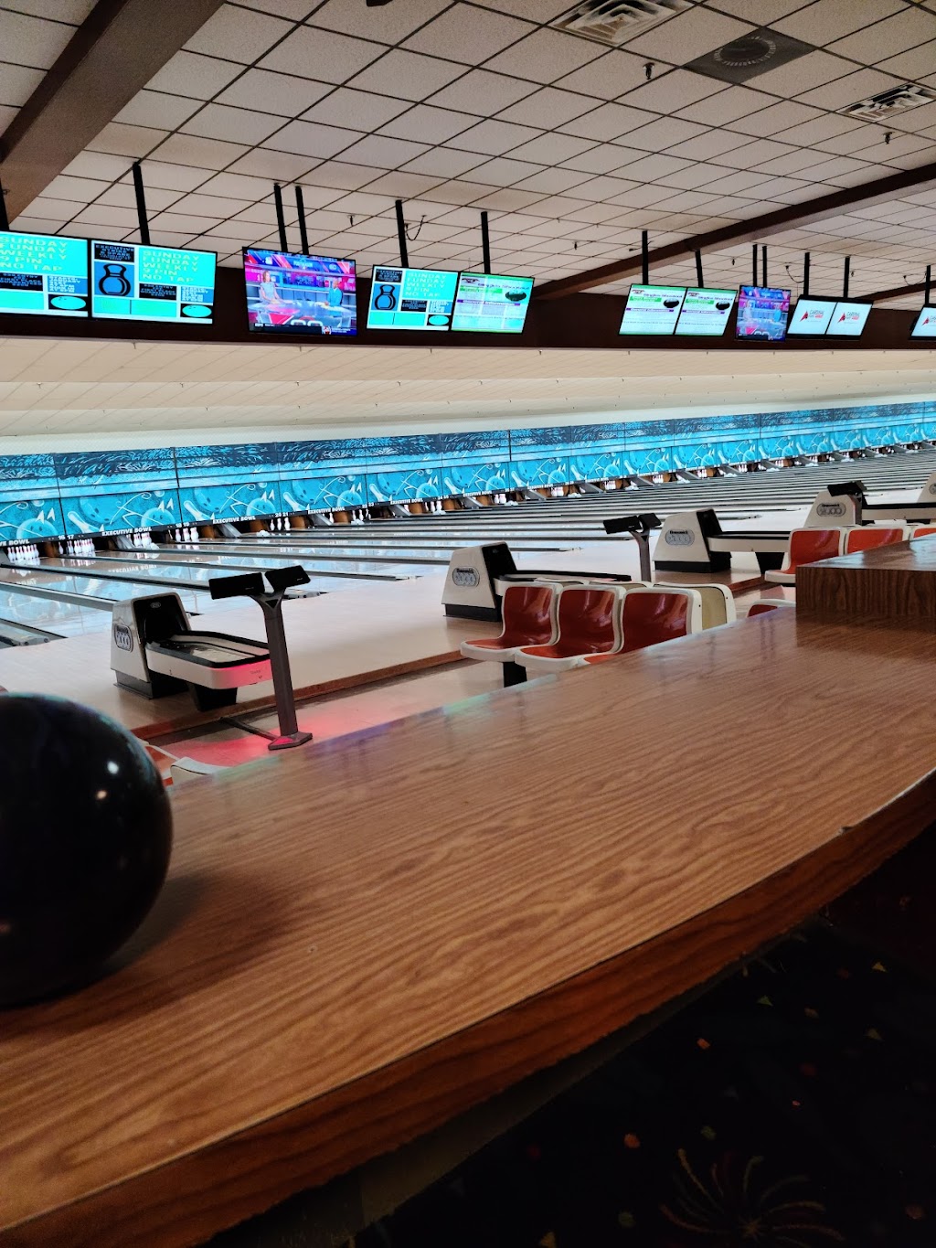 Executive Strike & Spare Family Fun Center | 911 Phillips Ln, Louisville, KY 40209, USA | Phone: (502) 368-1651