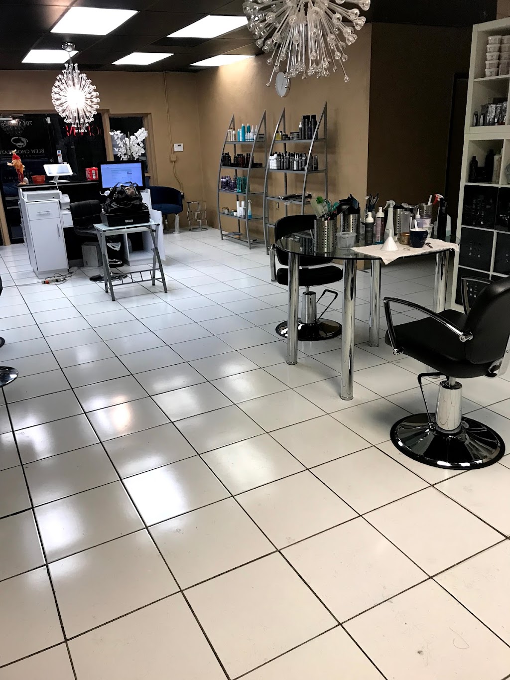 Blew Chocolate Salon | 1748 Drew St, Clearwater, FL 33755, USA | Phone: (727) 953-5742