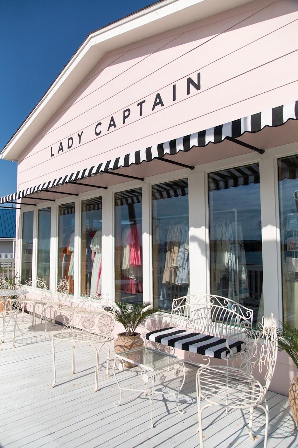 Lady Captain | 1819 Broadway St, Rockport, TX 78382, USA | Phone: (361) 450-1912