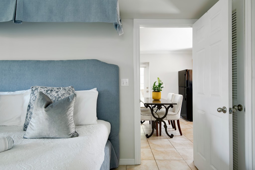 Sarahs Seaside | 306 +, 308 Gulf Blvd, Indian Rocks Beach, FL 33785, USA | Phone: (727) 596-8063