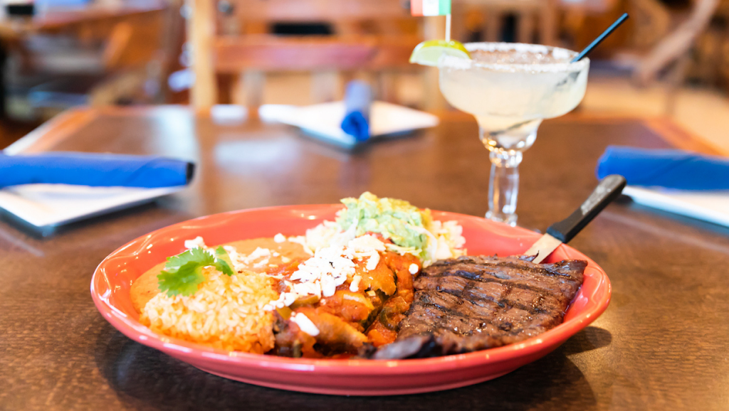 Casa Chapala | 1800 Walnut St, Bastrop, TX 78602, USA | Phone: (512) 985-5788