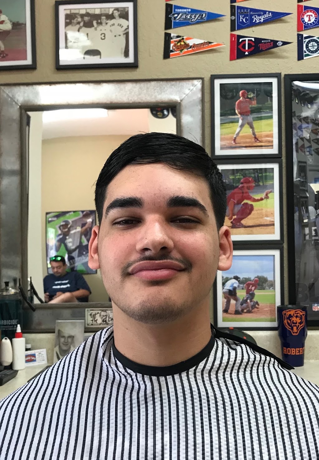 Robert Lee’s Barber Shop | 15120 County Line Rd, Spring Hill, FL 34610, USA | Phone: (813) 863-5894