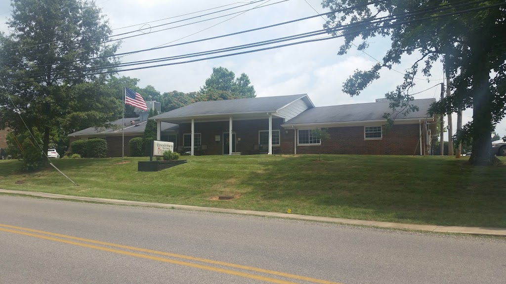 Brandenburg Nursing & Rehabilitation Center, 814 Old Ekron Rd, Brandenburg, KY 40108, USA