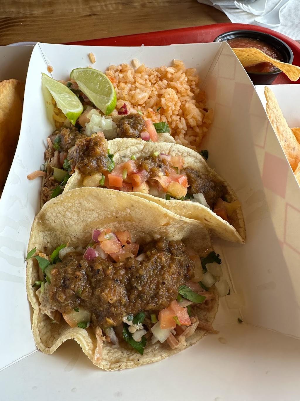 La Fuente Mexican Street Food | 10932 Stadium Dr, Kansas City, KS 66111, USA | Phone: (913) 730-8620