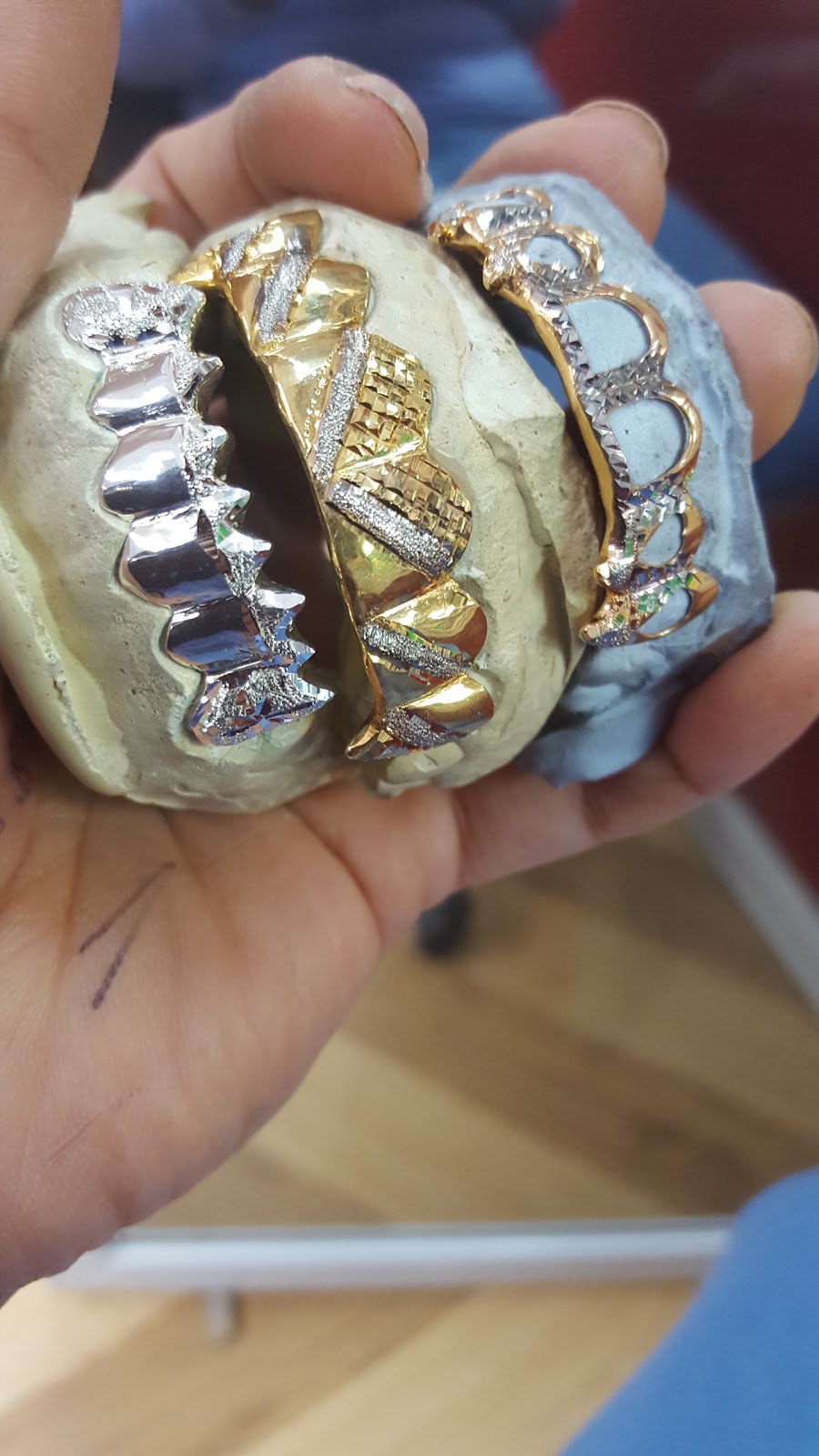 V.I.P. Custom Jewelry & Grillz | Big T Plaza, 4515 Village Fair Dr Ste E18, Dallas, TX 75224, USA | Phone: (214) 371-1772