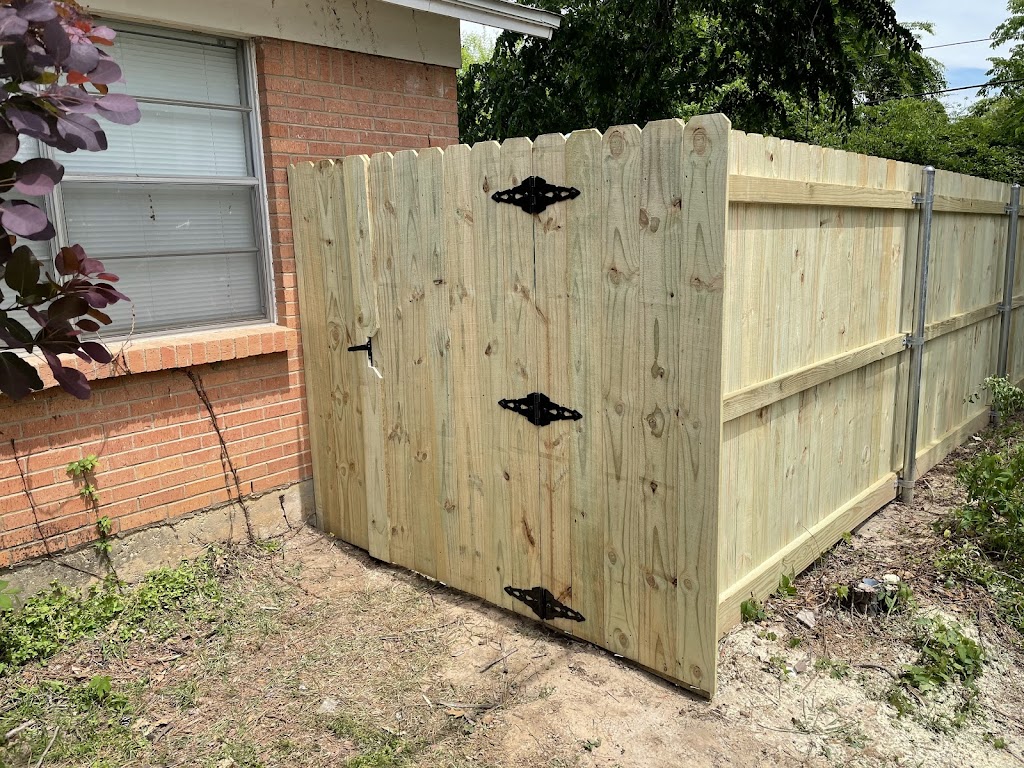 H&B Fencing LLC | 660 E Pecan Tree Rd, Waxahachie, TX 75165, USA | Phone: (469) 337-2328