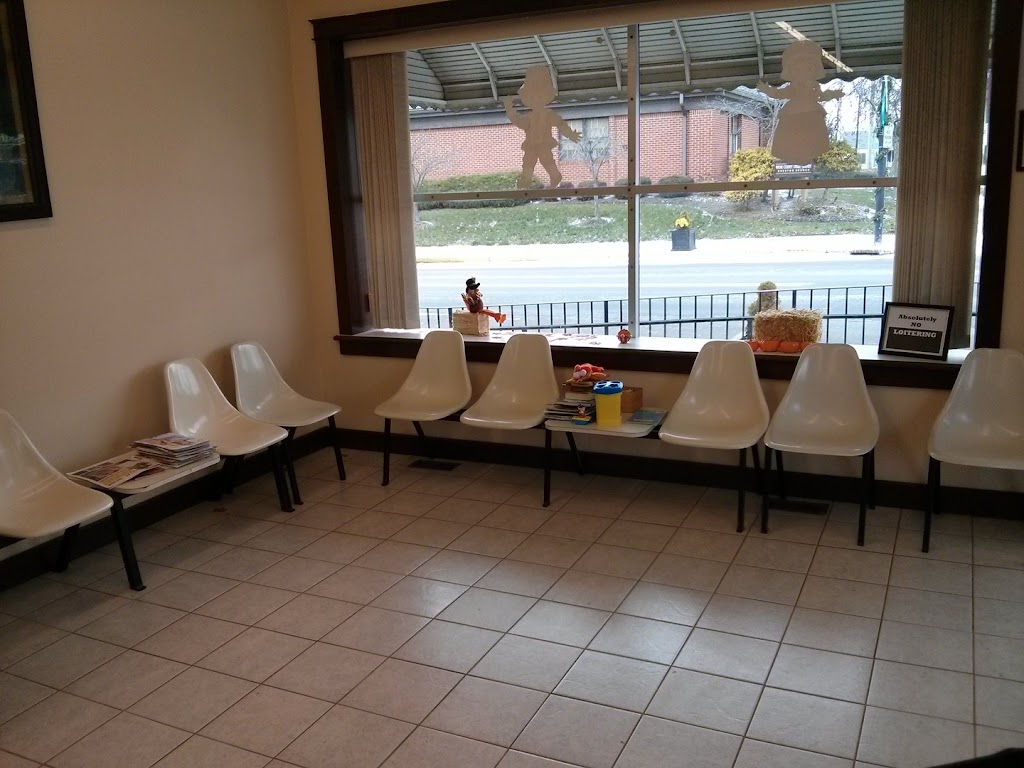 Creston Laundromat | 105 S Main St, Creston, OH 44217, USA | Phone: (330) 903-0885