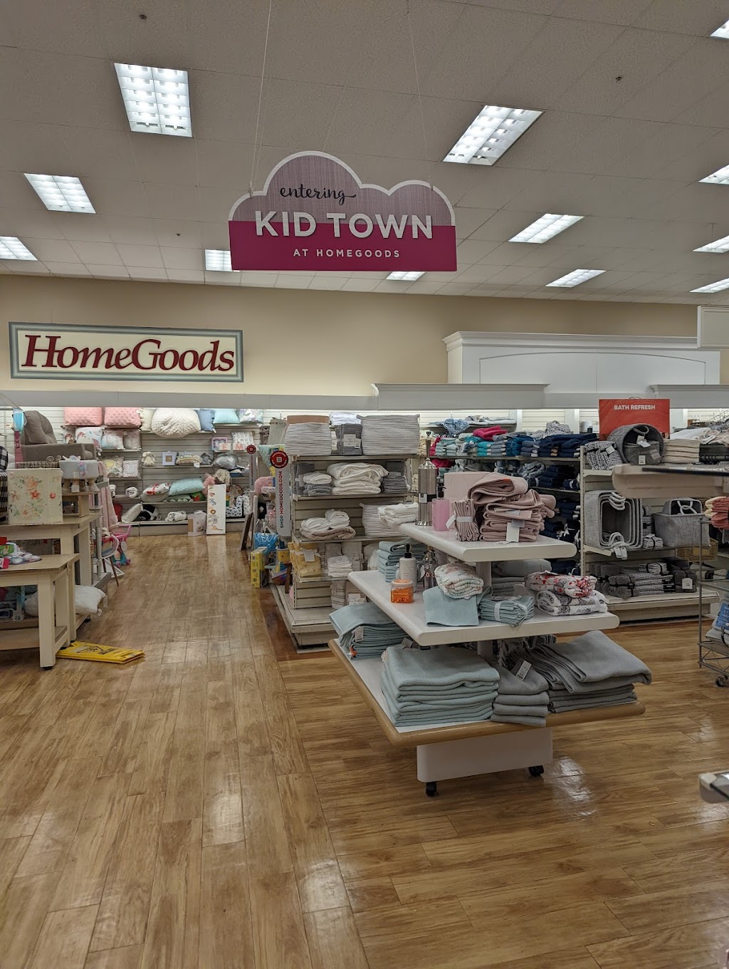 Marshalls & HomeGoods | 979 US-1 South, North Brunswick Township, NJ 08902, USA | Phone: (732) 745-2901