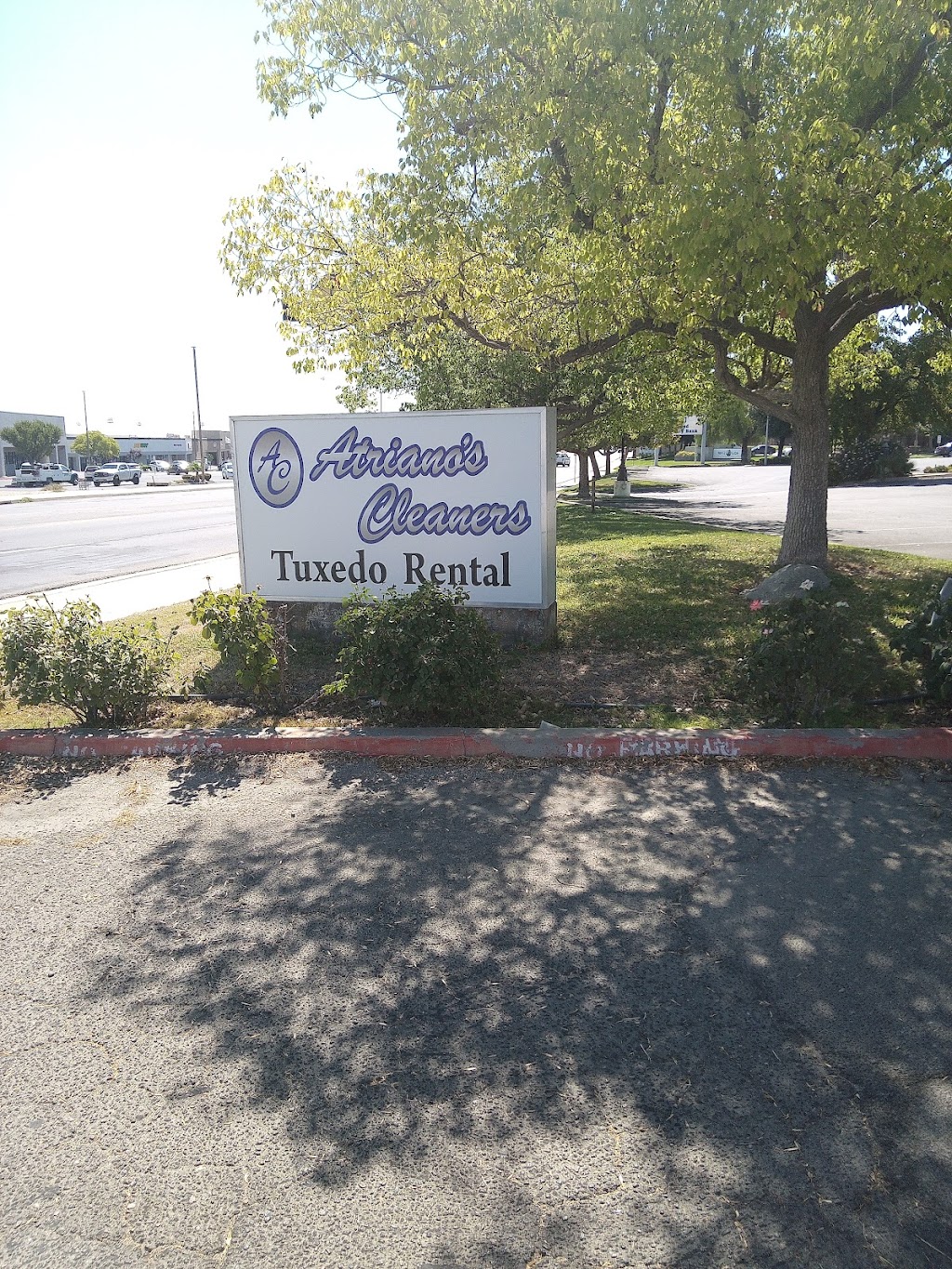 Atriano’s Cleaners | 1107 Kern St, Taft, CA 93268, USA | Phone: (661) 763-5309