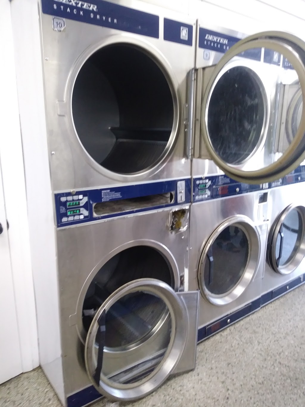 Best Job Coin Laundry | 4013 54th Ave N, St. Petersburg, FL 33714, USA | Phone: (206) 240-0206