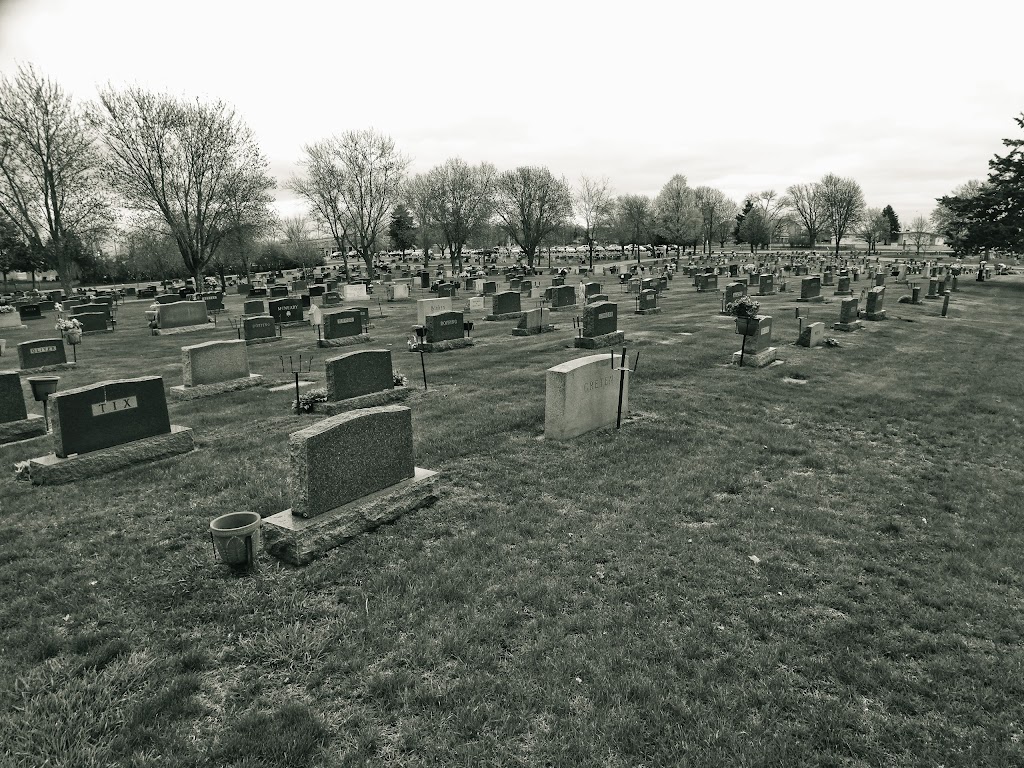 Saint Boniface Cemetery | US-61, Hastings, MN 55033, USA | Phone: (773) 561-2790