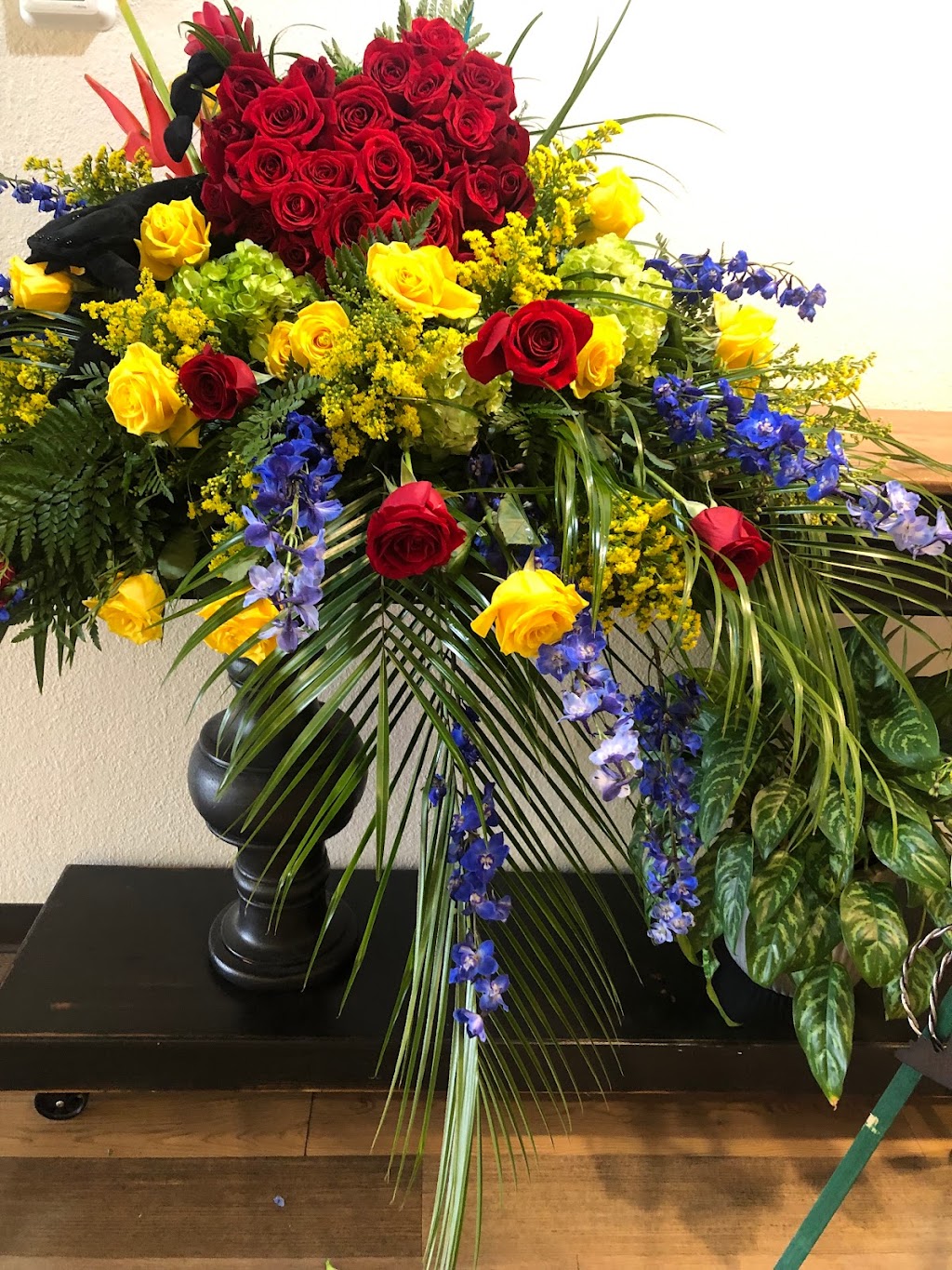 Arizona International Florist | 9556 W Mountain View Rd, Peoria, AZ 85345, USA | Phone: (480) 437-0116