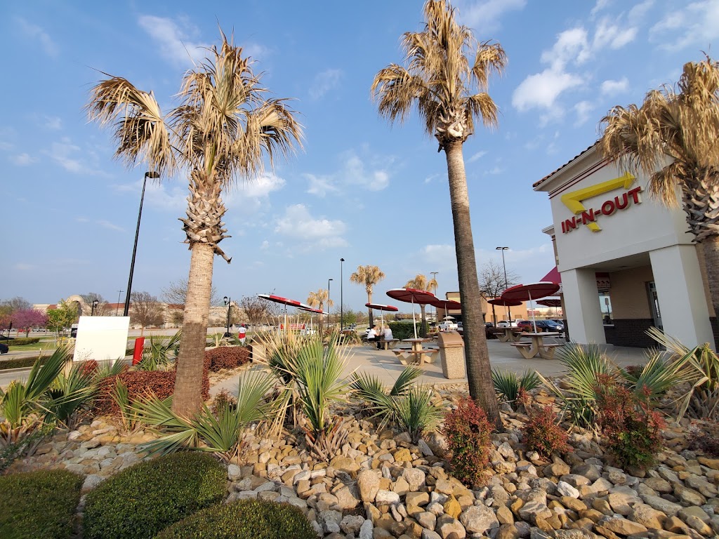 In-N-Out Burger | 150 Town Center Blvd, Garland, TX 75040, USA | Phone: (800) 786-1000