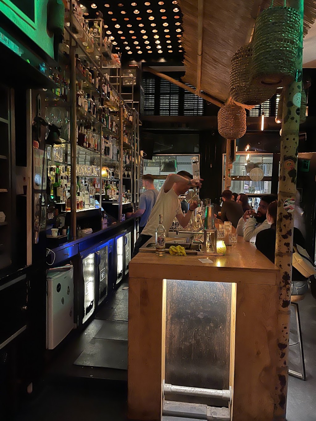 Bar Feijoa | Vijzelstraat 39, 1017 HE Amsterdam, Netherlands | Phone: 020 427 8215