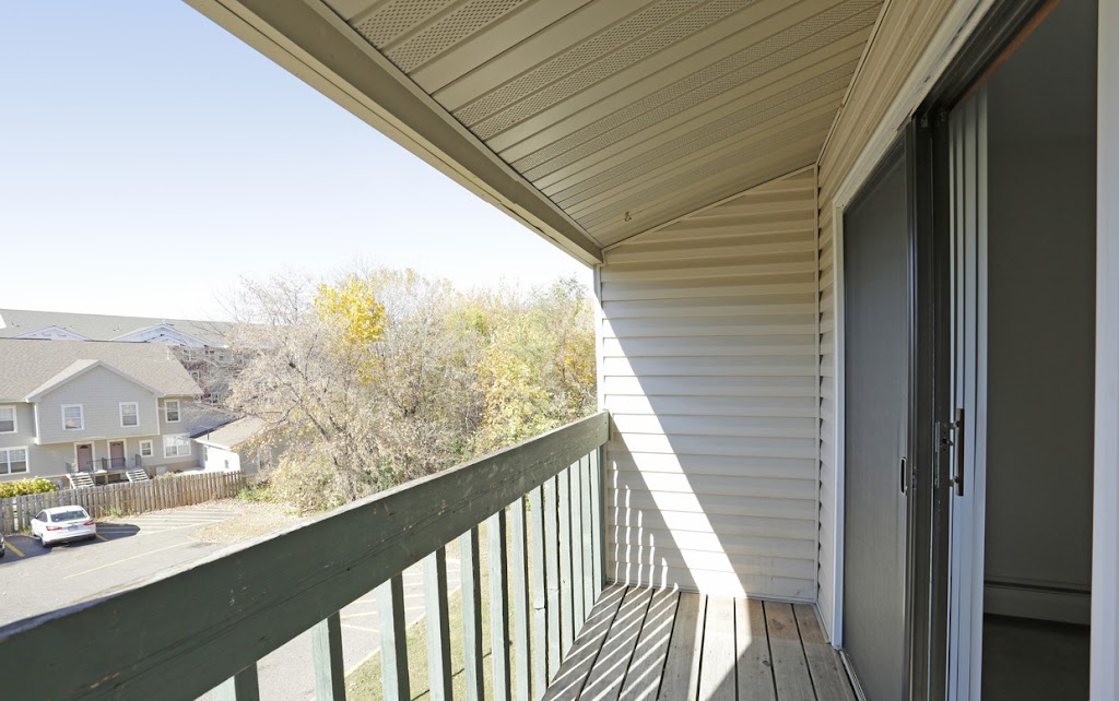 Oakmont Apartments | 11610 Tulip St NW #101, Coon Rapids, MN 55433, USA | Phone: (763) 421-0972