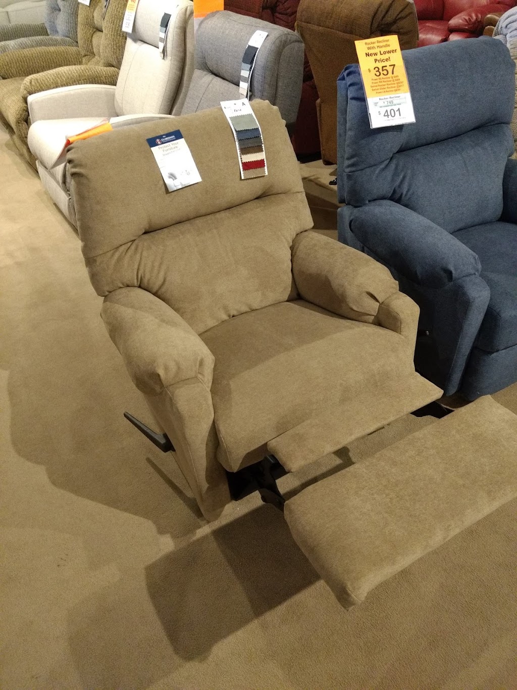 Ohio Furniture Mart | 22650 E State St, Alliance, OH 44601, USA | Phone: (330) 823-2302