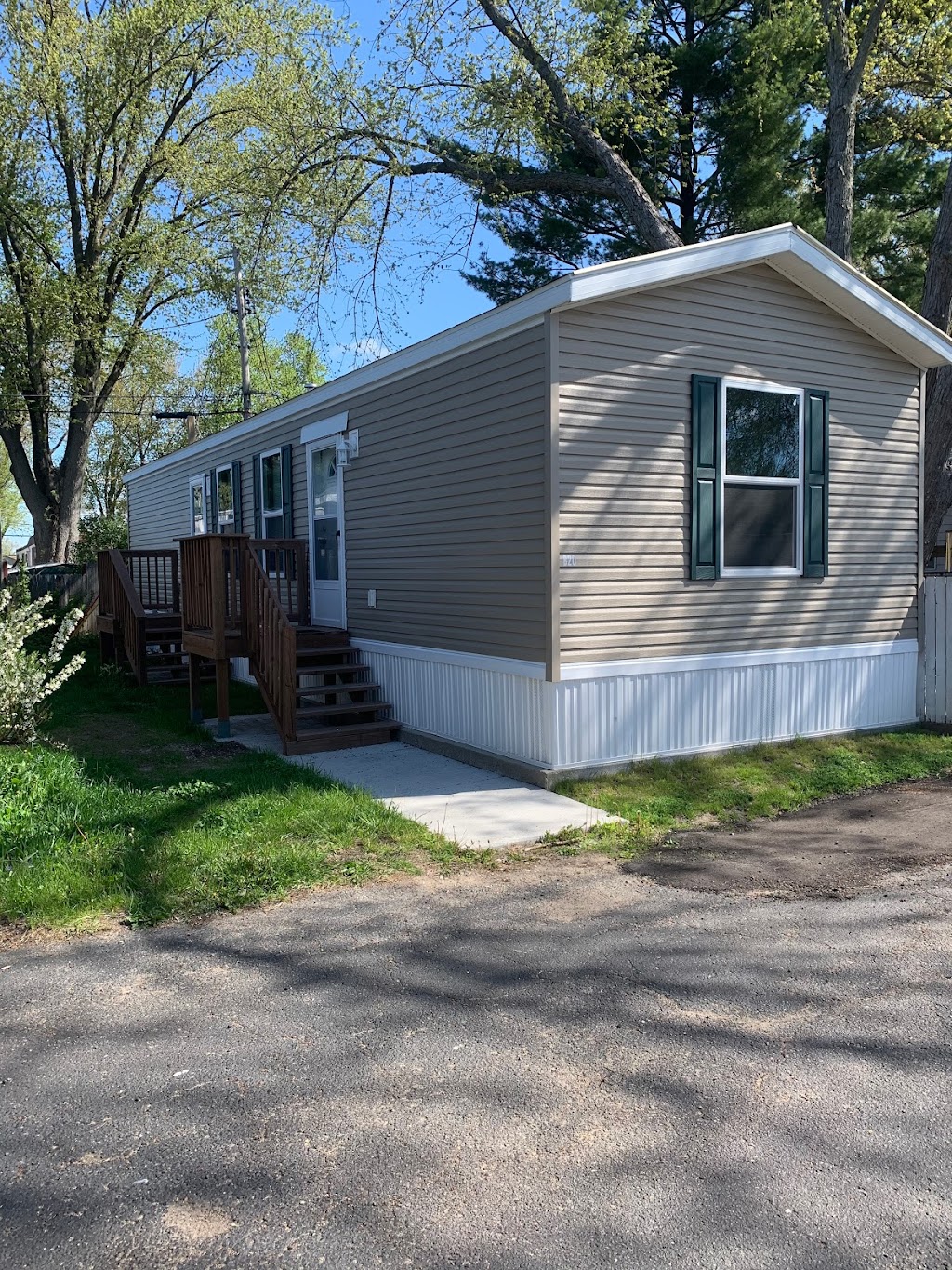 TOWN & COUNTRY MOBILE HOME COURT | 1103 Kellogg Ave, Janesville, WI 53546, USA | Phone: (920) 322-5151