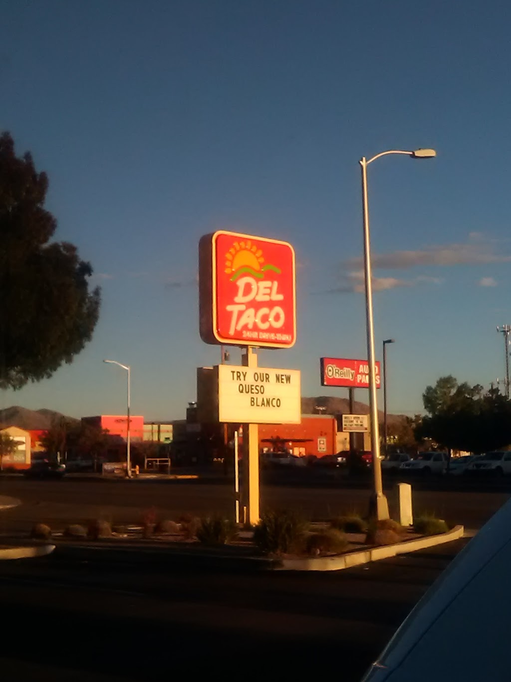 Del Taco | 10015 Central Ave NE, Albuquerque, NM 87123, USA | Phone: (505) 292-5188