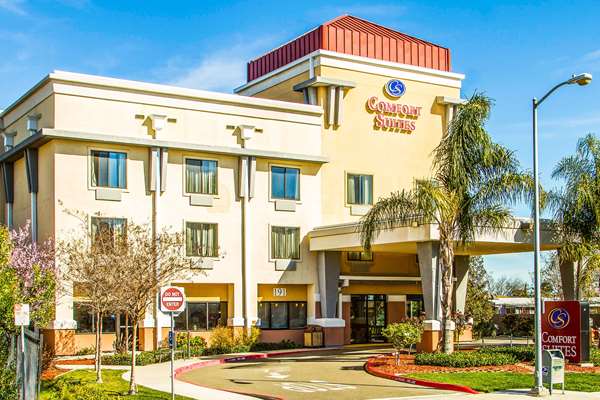 Comfort Suites | 191 Lawrence Dr, Vacaville, CA 95687, USA | Phone: (707) 446-3000