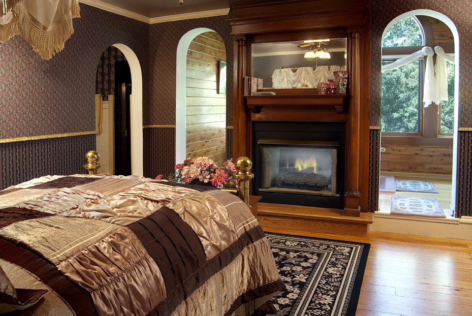 Phipps Inn Bed and Breakfast | 1005 3rd St, Hudson, WI 54016, USA | Phone: (715) 386-0800