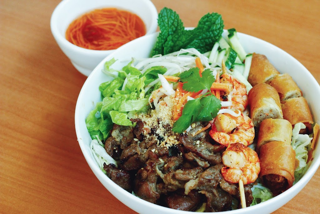 Mẹ Viet Kitchen | 2524 E Franklin Blvd A, Gastonia, NC 28056, USA | Phone: (980) 251-1157