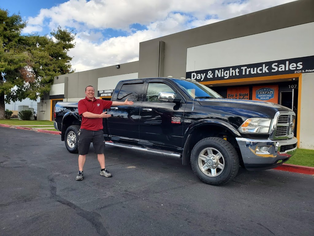 Day & Night Truck Sales | 2121 S Priest Dr #107, Tempe, AZ 85282, USA | Phone: (602) 292-8343