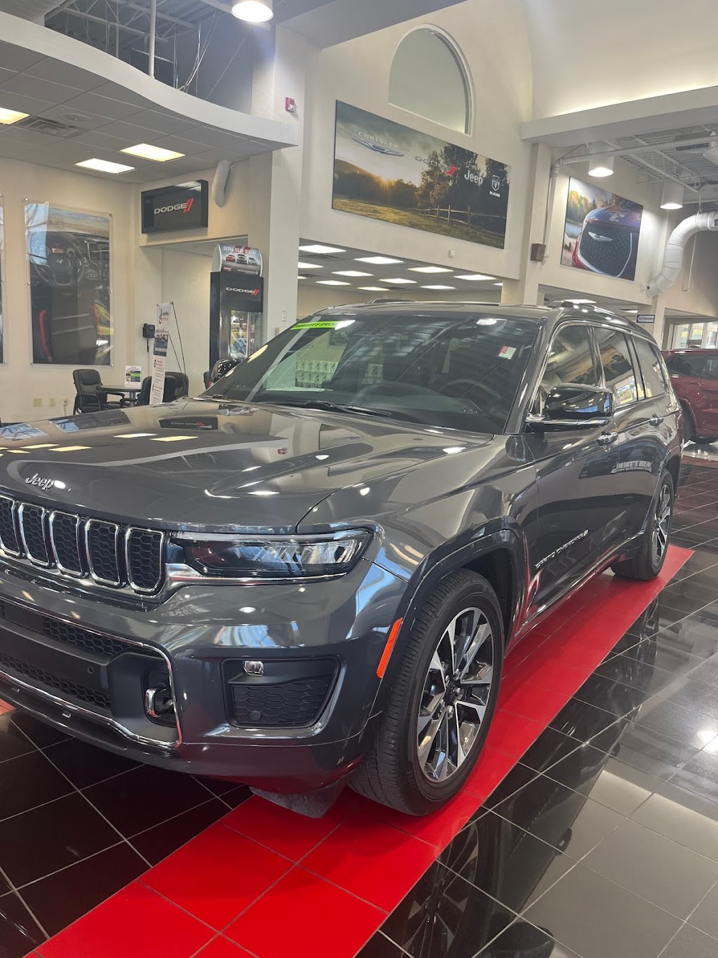 Wolfchase Chrysler Dodge Jeep Ram | 8170 US-64, Bartlett, TN 38133, USA | Phone: (901) 460-3985