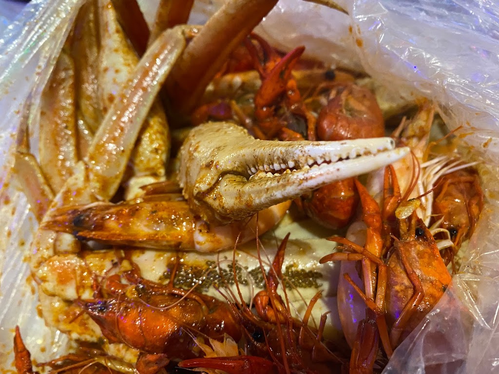 The Kickin Crab | 2540 Old Denton Rd #108, Carrollton, TX 75006, USA | Phone: (469) 892-2106