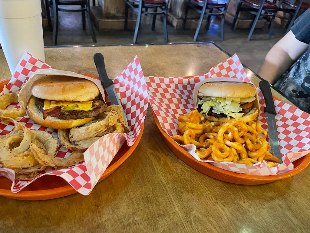 Vans Burgers & Soda Bar | 411 E Magnolia St, Mathis, TX 78368, USA | Phone: (361) 547-8012