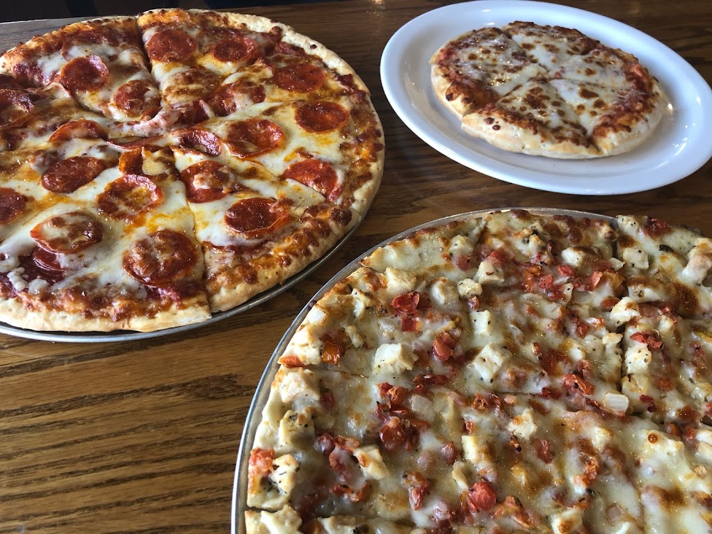 Broadway Bar & Pizza | 13705 27th Ave N, Plymouth, MN 55441, USA | Phone: (763) 551-0155