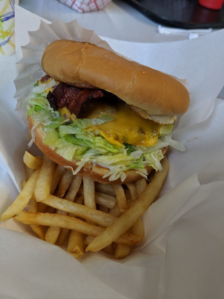 Big Burger Drive-In | 31465 OR-213, Molalla, OR 97038, USA | Phone: (503) 829-4240
