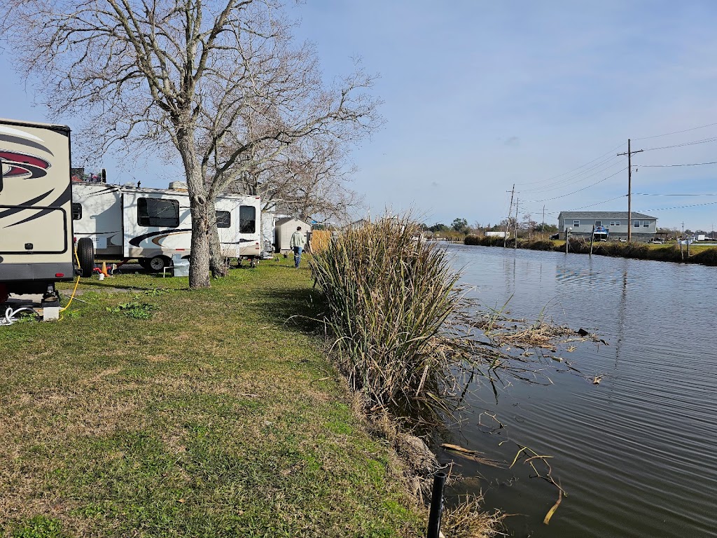 Vanacor’s RV Campground & Apartments | 4258 US-90, Des Allemands, LA 70030, USA | Phone: (504) 909-9090