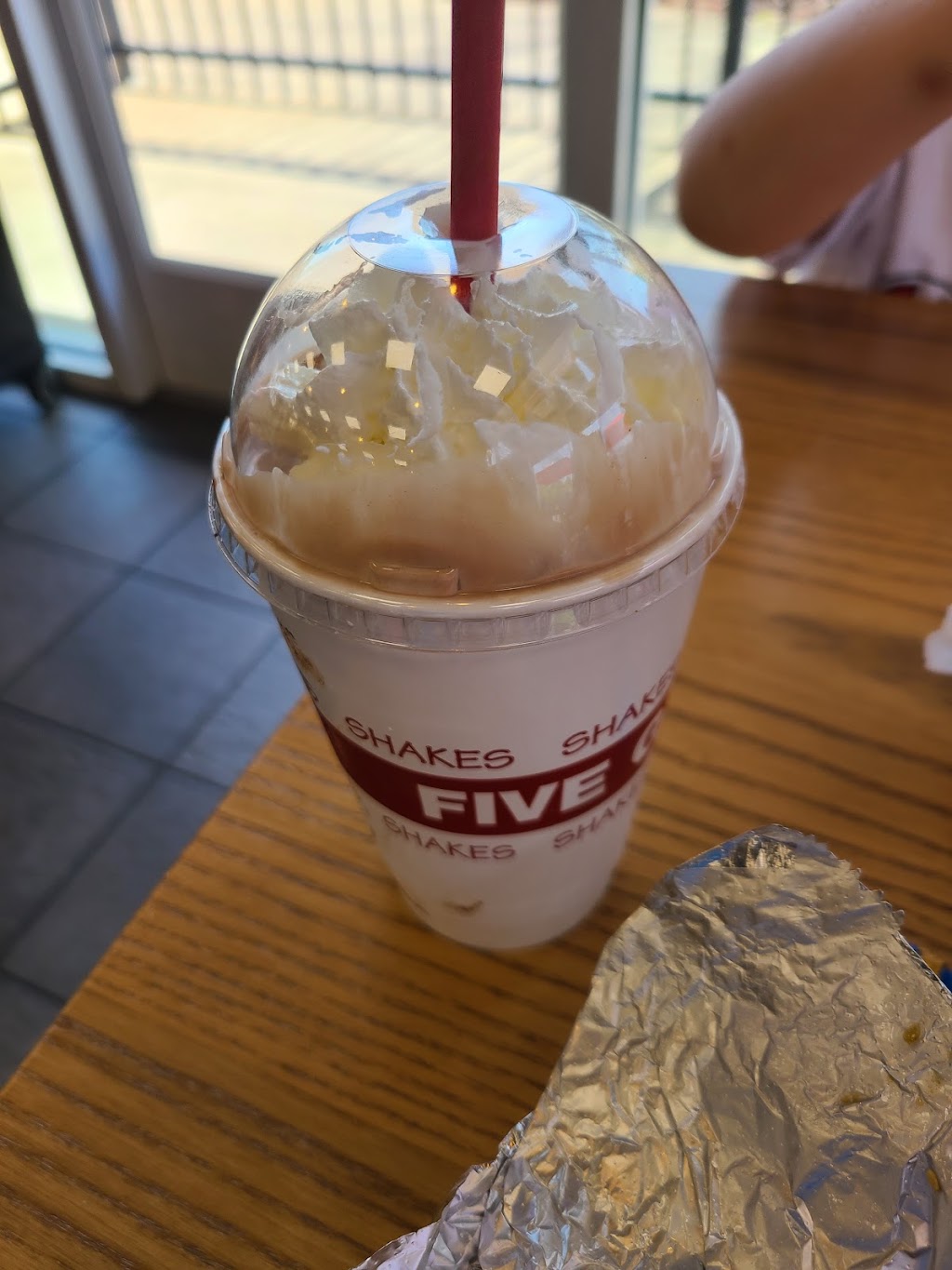 Five Guys | 300 Pleasant Grove Rd Suite 475, Mt. Juliet, TN 37122, USA | Phone: (615) 754-4259